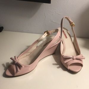 PRADA BLUSH BOW PEEP TOE WEDGES SZ 37